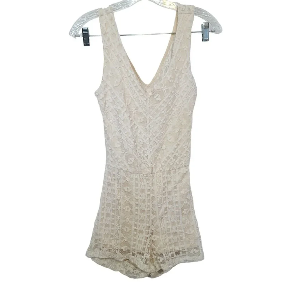 Olive Tree Lace Crochet Romper Women's Size S Shorts Jumper Sleeveless Cream - Picture 5 of 8